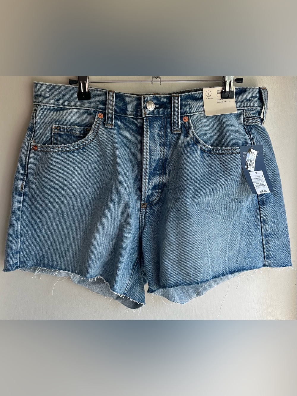 NWT Universal Thread Mid-Rise Women's Light Blue Denim Cutoff Shorts